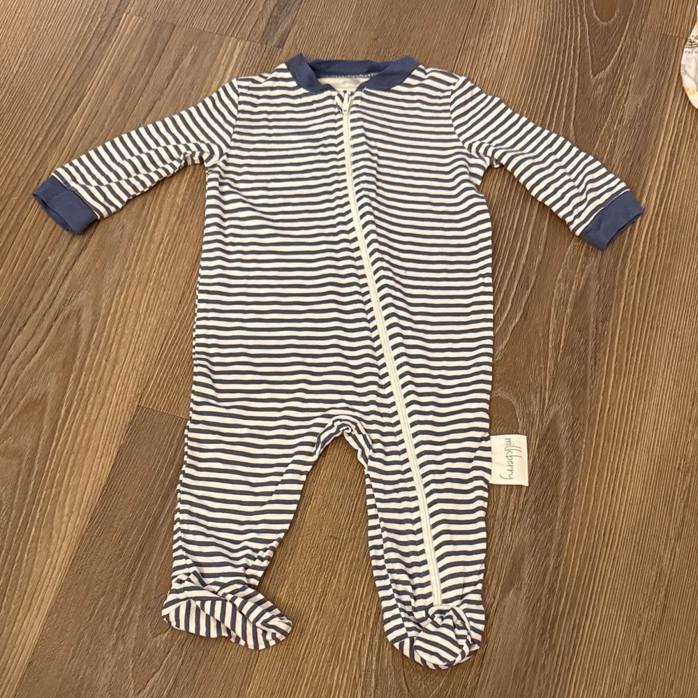 NWOT Milkberry unisex striped bamboo viscose footie